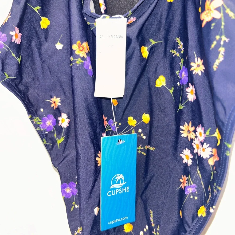 Cupshe Navy Floral One-Piece Swimsuit NEW Large MSRP $40